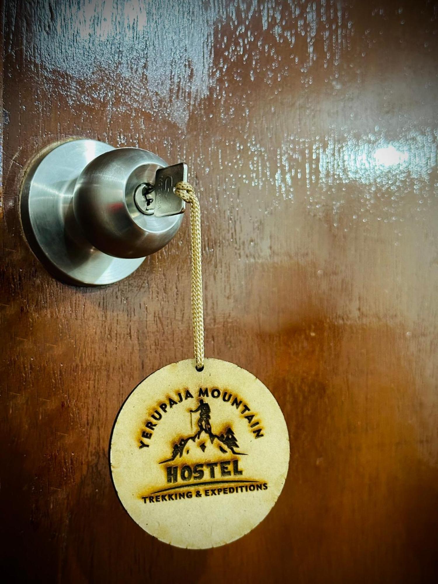 Yerupaja Mountain Hostel Huaraz  Exterior photo